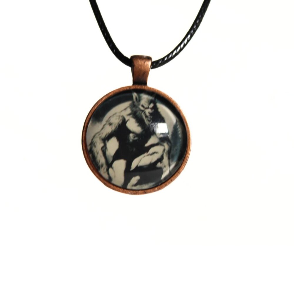 🔨 Unisex Gothic Horror “Lunar Hunger” Werewolf Pendant Necklace